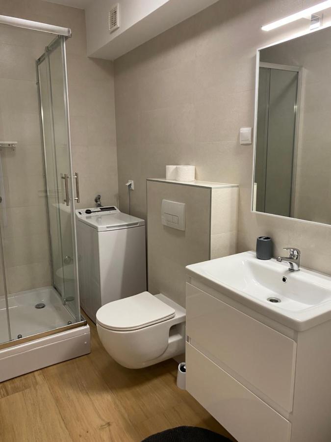 Apartments Rising Sun, ราชานาส ภายนอก รูปภาพ